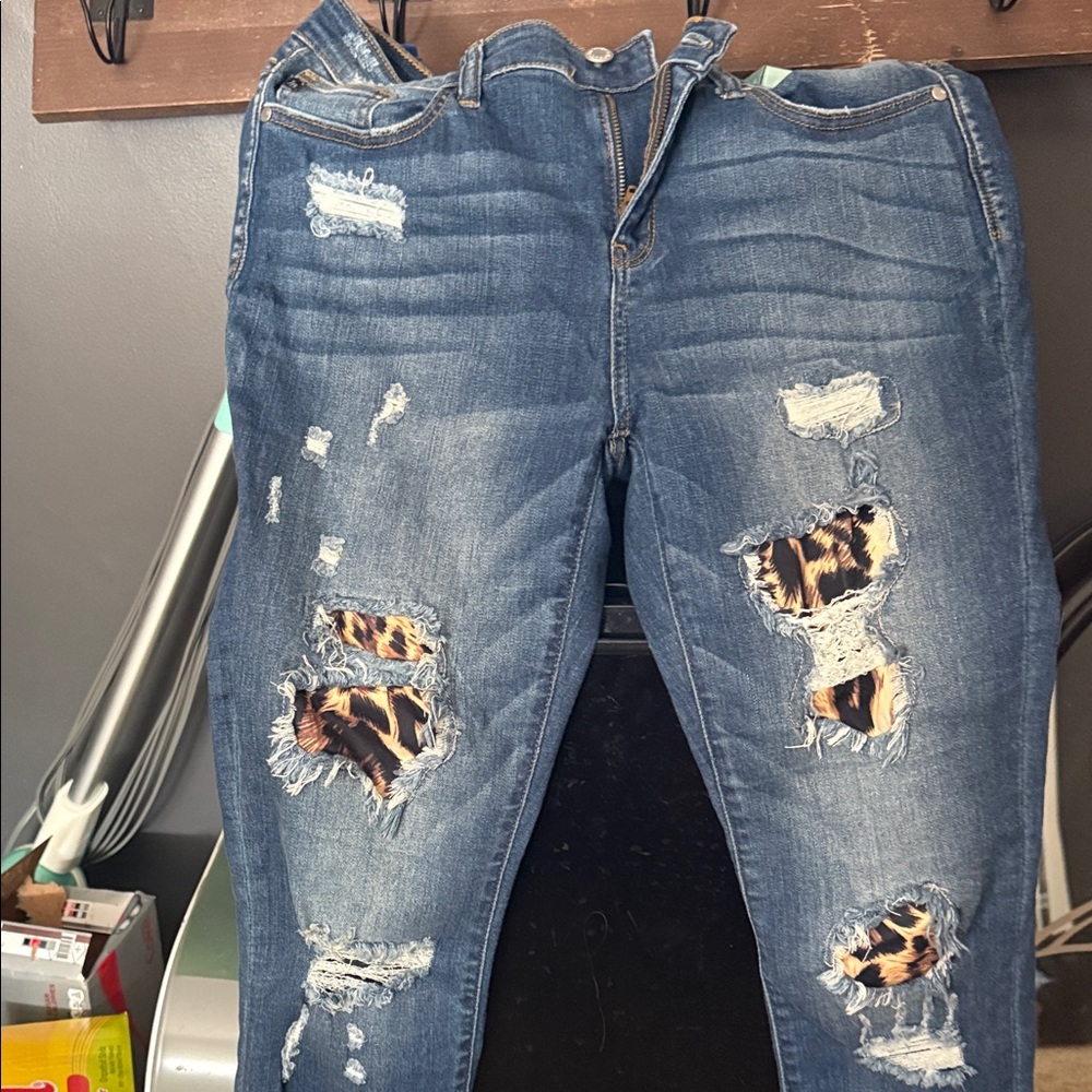 Judy Blue Mid-Blue Skinny Jeans with Leopard Patch Distress